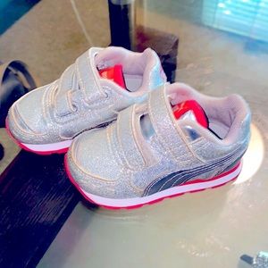Kids, pumas, pink and sparkly grey size 3C
